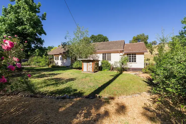 10 Ballarat Street, Guildford VIC 3451