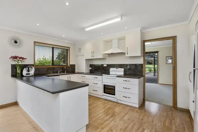 28 Barrett Street, Timboon VIC 3268