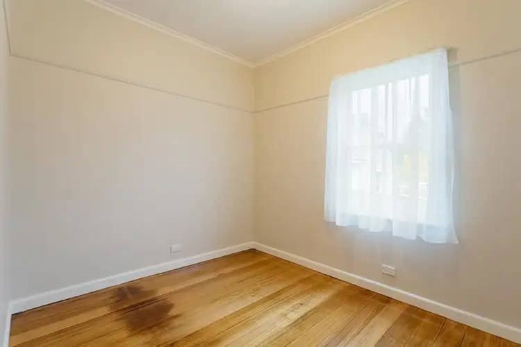 Fifth view of Homely house listing, 4 Roberts Avenue, Castlemaine VIC 3450