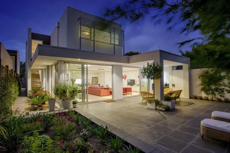 737 Hampton Street, Brighton VIC 3186