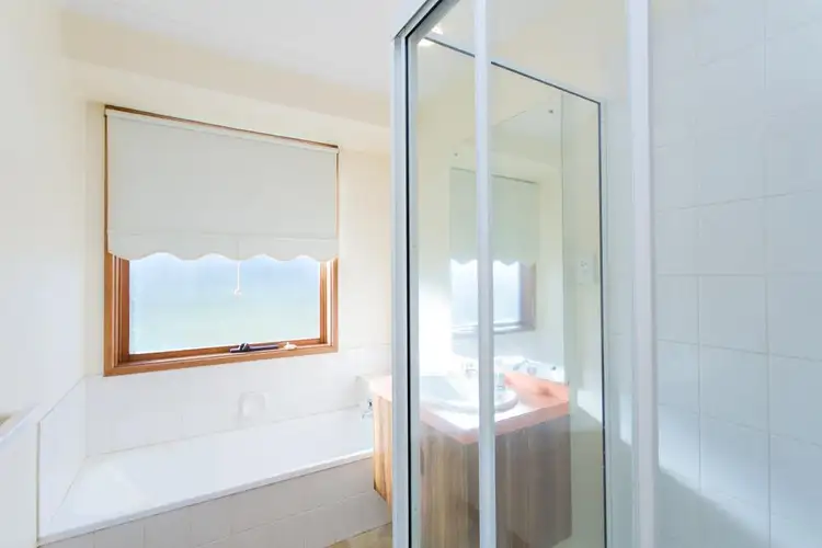 Sixth view of Homely house listing, 10 Leigh Court, Dereel VIC 3352