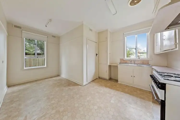 Fourth view of Homely house listing, 8 South Crescent, Heidelberg West VIC 3081