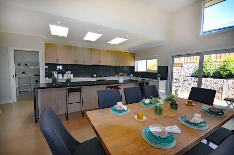 Fifth view of Homely house listing, 12 Hillgrove Close, Warragul VIC 3820