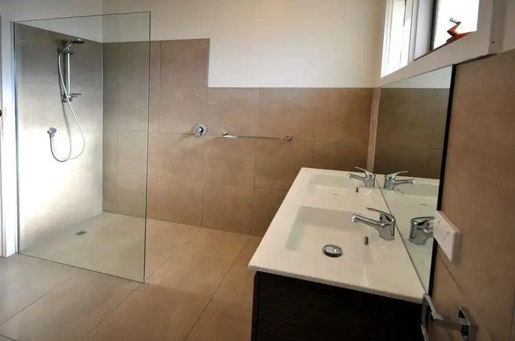 Fifth view of Homely house listing, 20 Lindsay Street, Drouin VIC 3818
