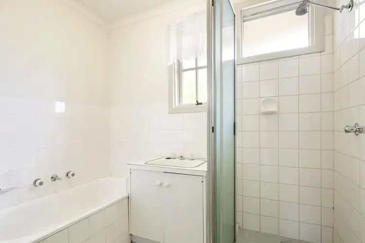 Fourth view of Homely unit listing, 2/11 Glen Ebor Avenue, Blackburn VIC 3130