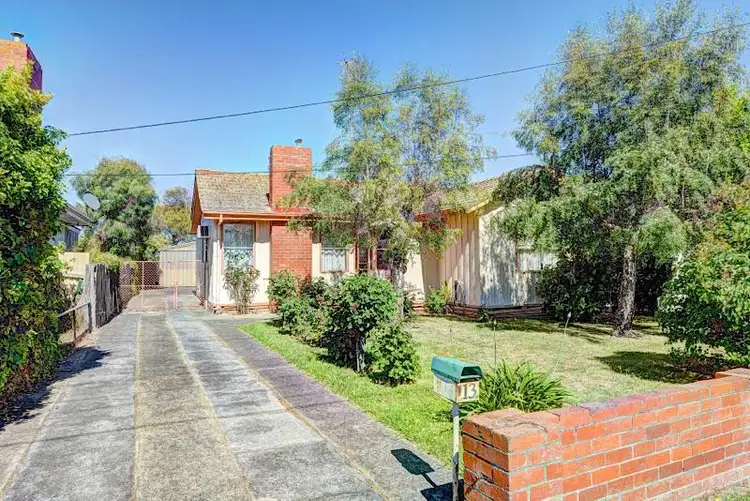 13 Banksia Road, Wendouree VIC 3355