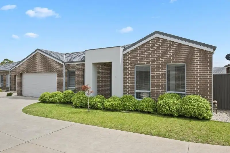 Main view of Homely townhouse listing, 4 Rindle Close, Delacombe VIC 3356