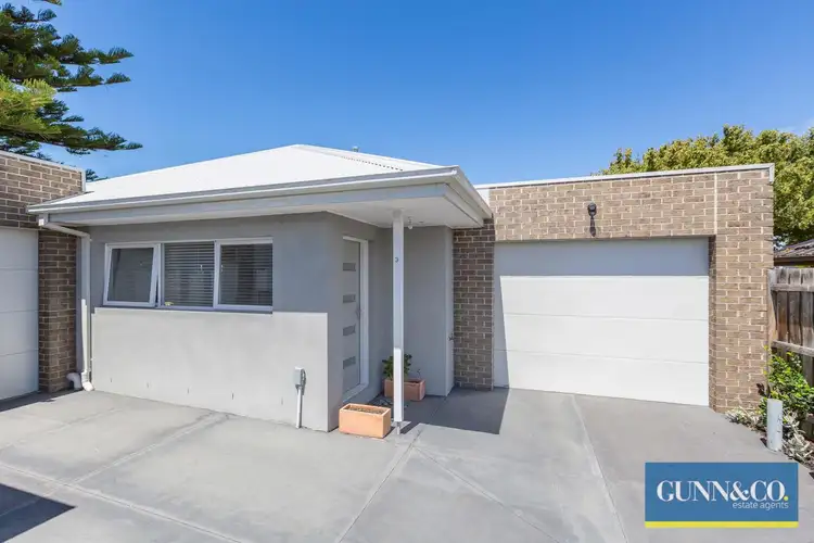 3/2 Bracken Grove, Altona VIC 3018