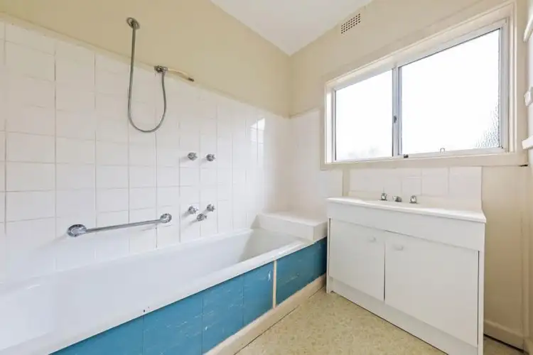 Sixth view of Homely house listing, 8 South Crescent, Heidelberg West VIC 3081