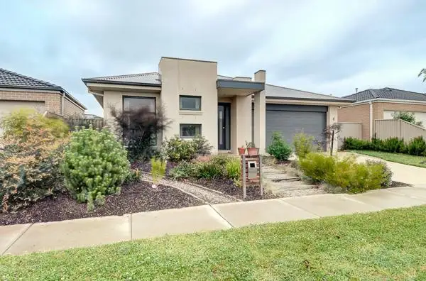 11 Carbine Drive, Alfredton VIC 3350