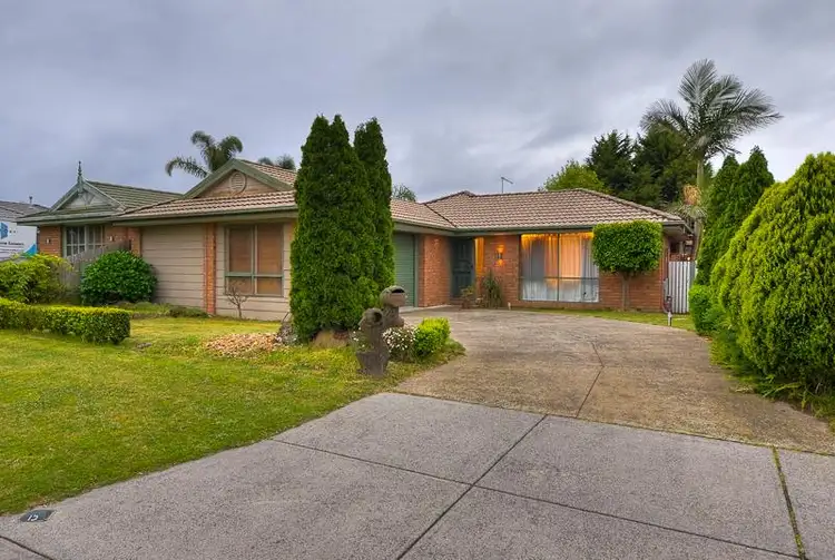 15 Nana Walk, Narre Warren South VIC 3805