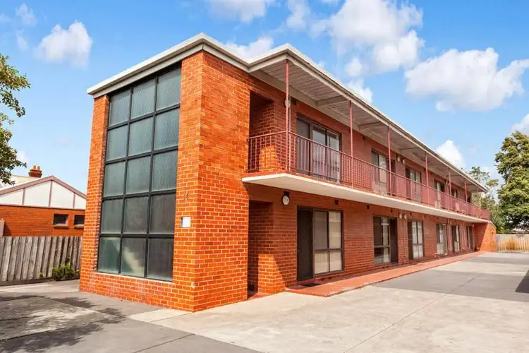 2/95 Melbourne Road, Williamstown VIC 3016