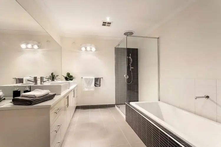 Sixth view of Homely townhouse listing, 2/40 Winbirra Parade, Ashwood VIC 3147
