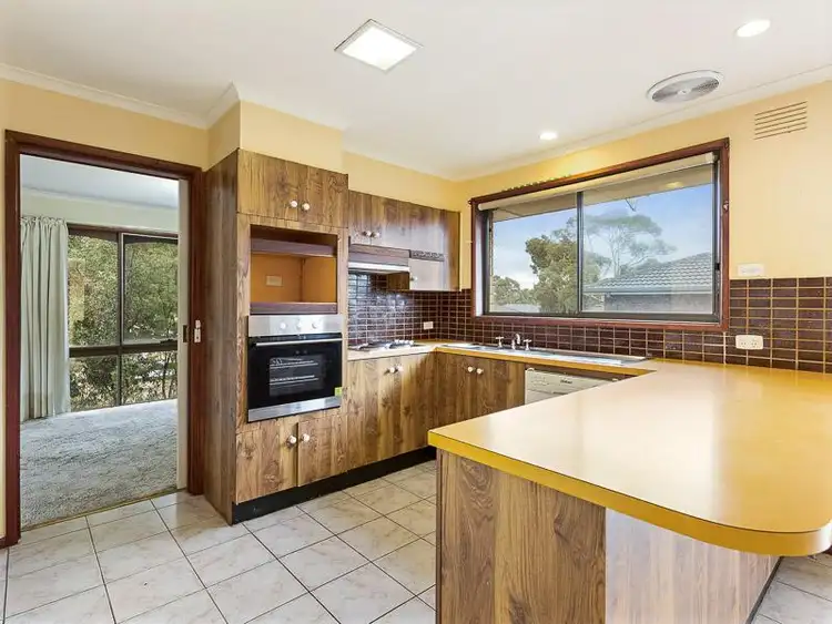 Fourth view of Homely house listing, 8 Streeton Circuit, Mill Park VIC 3082