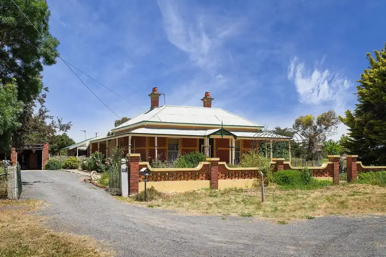 3003 Pyrenees Highway, Newstead VIC 3462