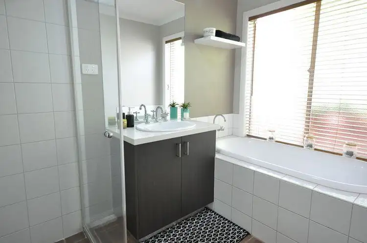 Sixth view of Homely house listing, 3 Tulip Court, Warragul VIC 3820