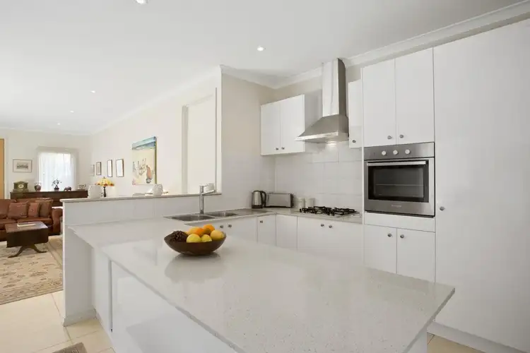 Fourth view of Homely unit listing, 2b Seymour Avenue, Mount Eliza VIC 3930