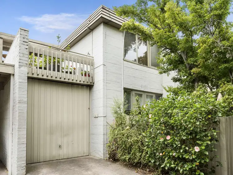 Main view of Homely apartment listing, 2/5 Grandview Grove, Hawthorn East VIC 3123
