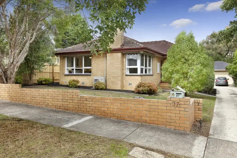 Main view of Homely unit listing, 1/37 Thomas Street, Croydon South VIC 3136