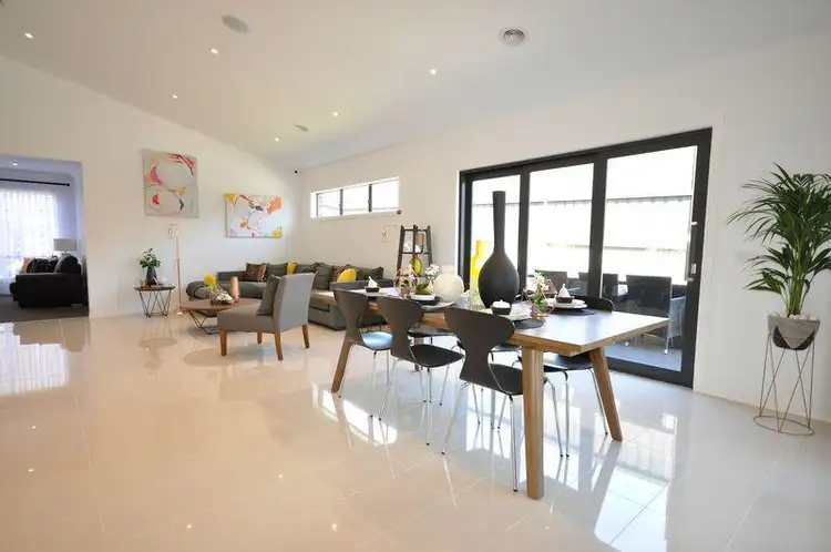 Fifth view of Homely house listing, 11 Hillgrove Close, Warragul VIC 3820