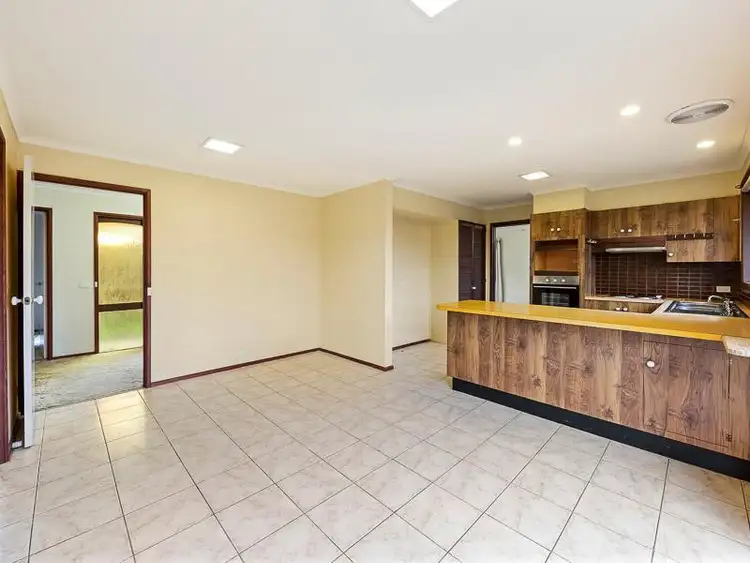 Second view of Homely house listing, 8 Streeton Circuit, Mill Park VIC 3082
