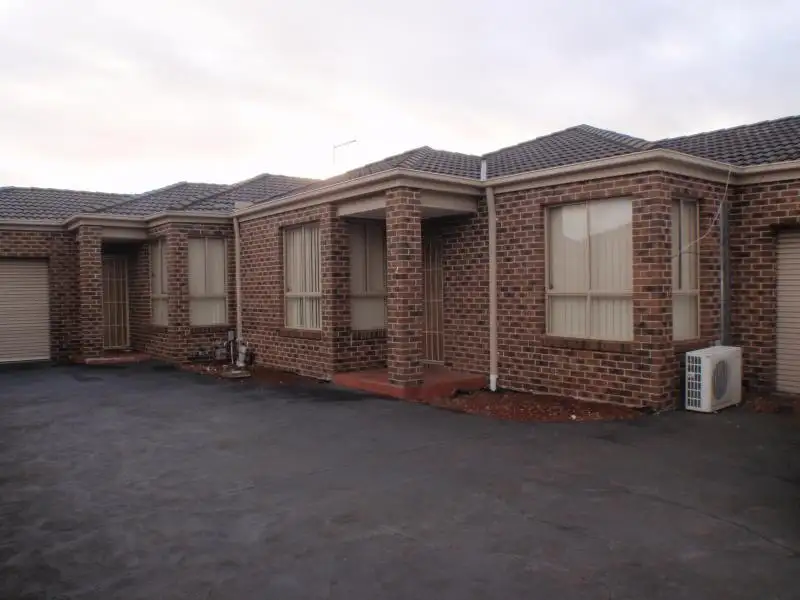 Main view of Homely unit listing, 2/27 Grant Street, St Albans VIC 3021