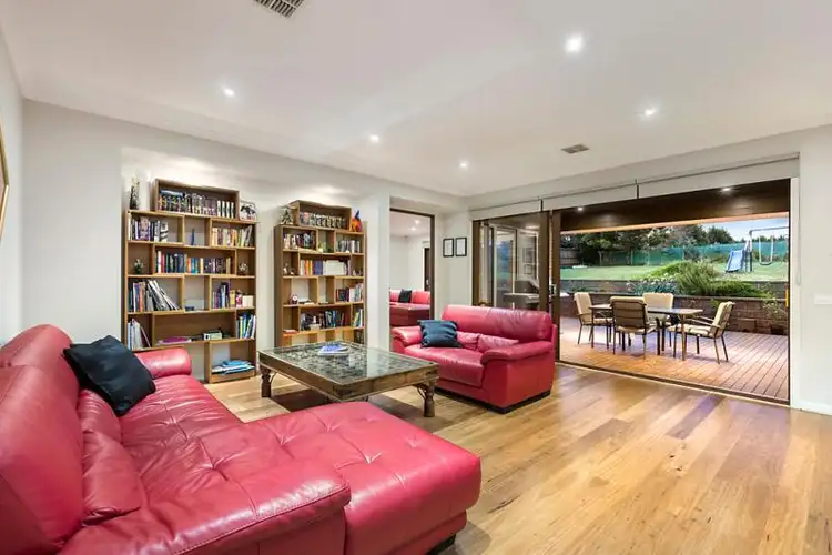 Second view of Homely house listing, 2 Bellavista Court, Narre Warren North VIC 3804