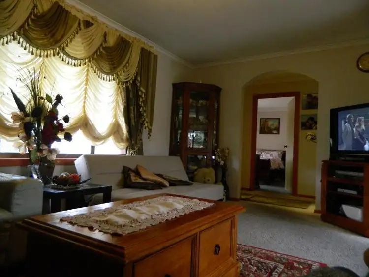 Second view of Homely unit listing, 1/25 Disraeli Street, St Albans VIC 3021