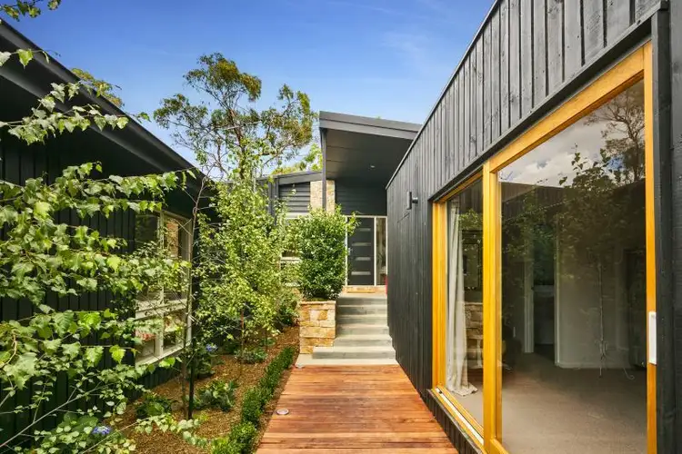 5 Wynnstay Road, Mount Eliza VIC 3930