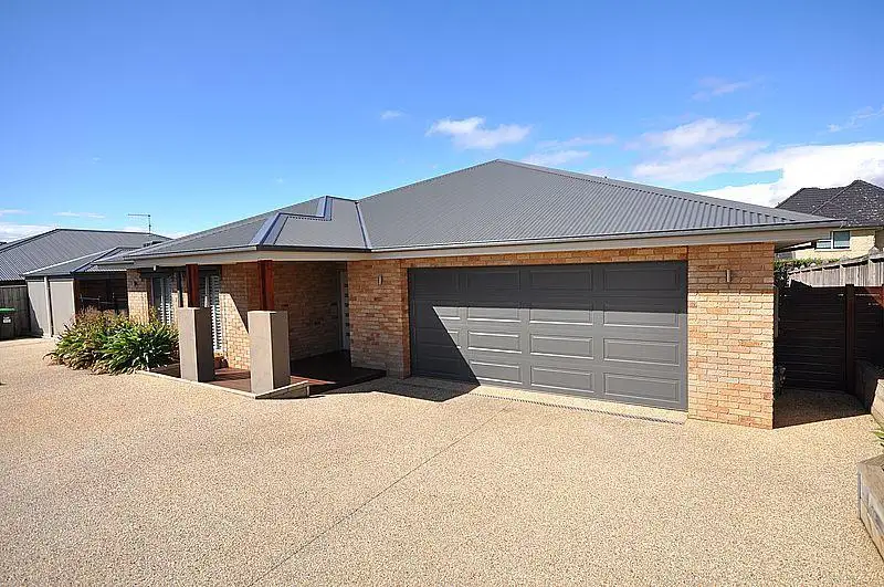 Main view of Homely house listing, 19 B Lyndhurst Square, Drouin VIC 3818