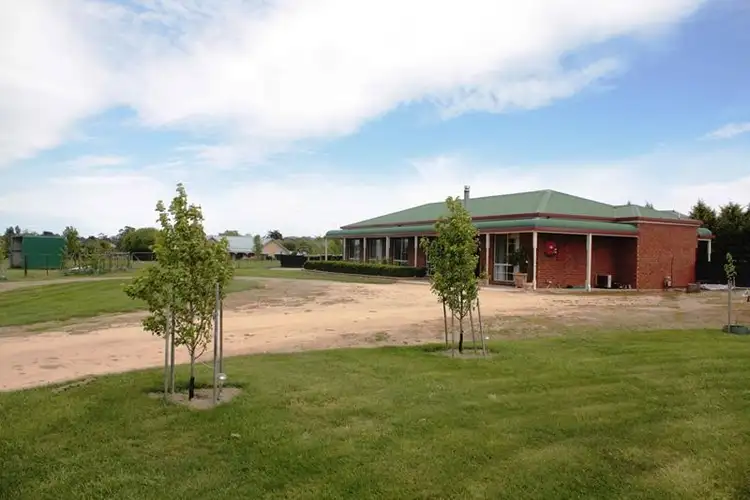 38 Stuartfield Avenue, Romsey VIC 3434