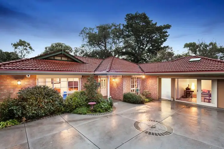 Main view of Homely townhouse listing, 2/19 Ainslie Park Avenue, Croydon VIC 3136