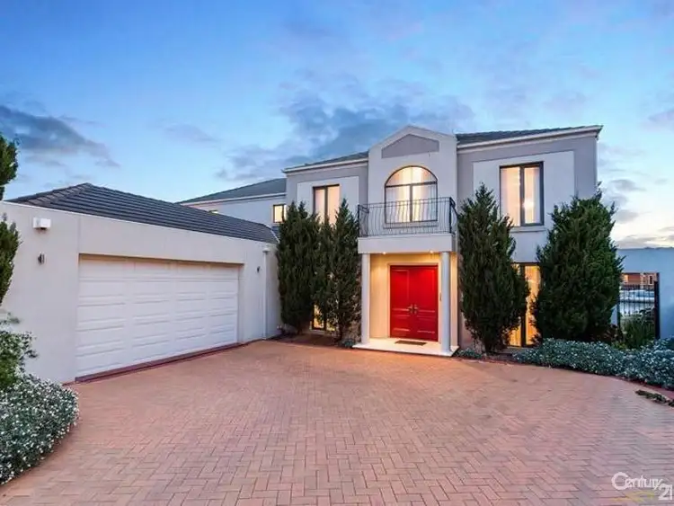 Second view of Homely house listing, 3B Waterford Court, Sanctuary Lakes VIC 3030
