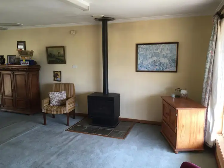 Fourth view of Homely house listing, 3 Leura Court, Camperdown VIC 3260