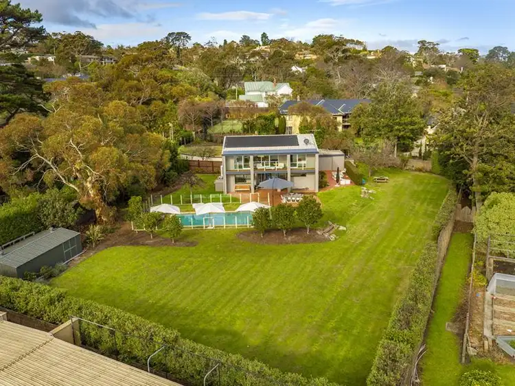 2 Cypress Point Drive, Mount Eliza VIC 3930