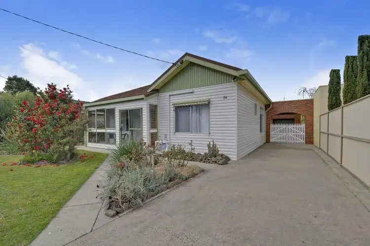 *UNDER CONTRACT*28 Hoyle Street, Morwell VIC 3840