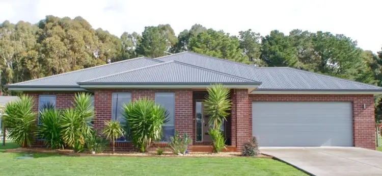 46 Windermere Way, Cardigan Village VIC 3352