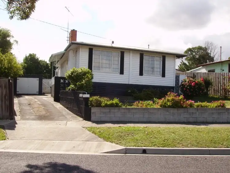 **UNDER CONTRACT**7 Doolan Street, Morwell VIC 3840
