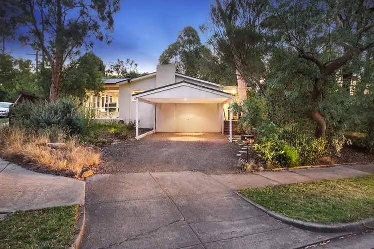 2 Rosalind Crescent, Blackburn VIC 3130