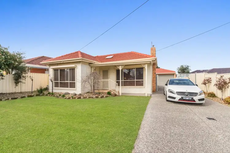 1/2 Lester Avenue, St Albans VIC 3021