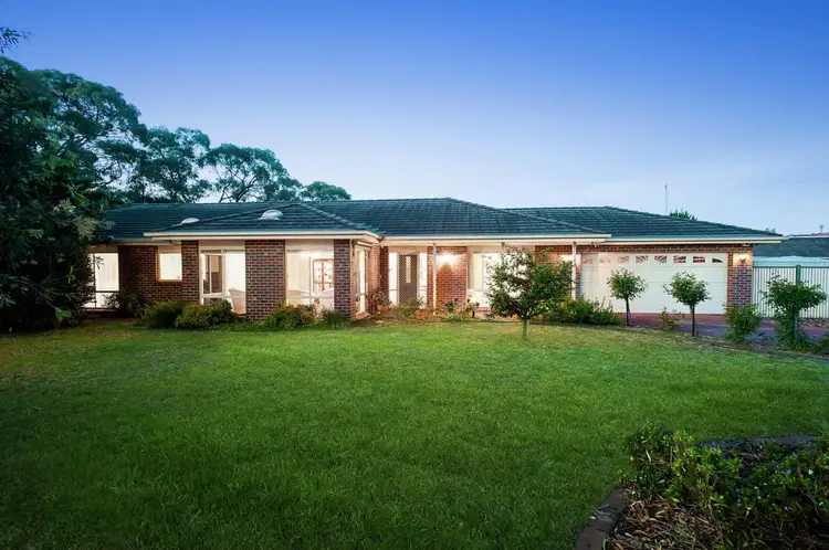 8 Marlo Place, Frankston VIC 3199