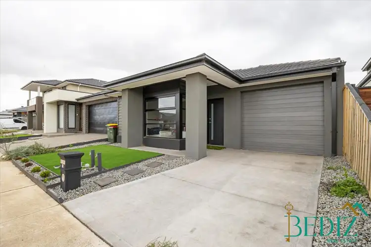 18 Sandon Crescent, Donnybrook VIC 3064