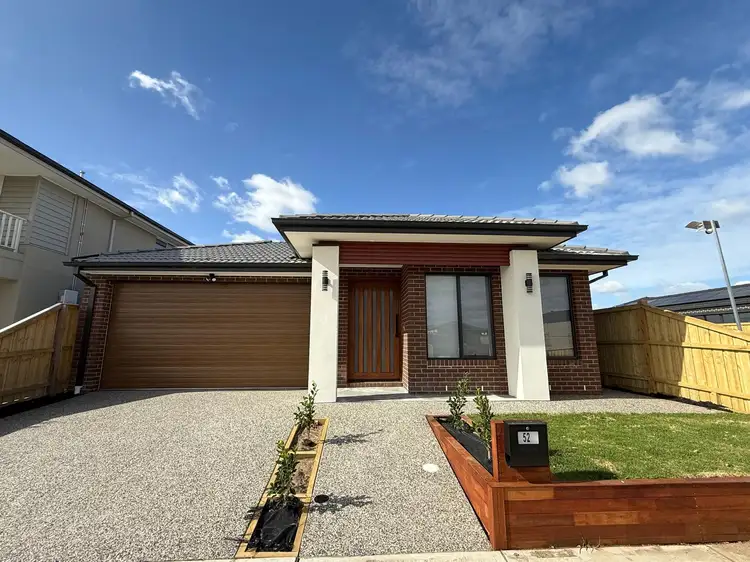 52 BEACONSFIELD DRIVE, Mickleham VIC 3064