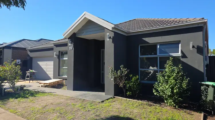 19 Perth Street, Craigieburn VIC 3064