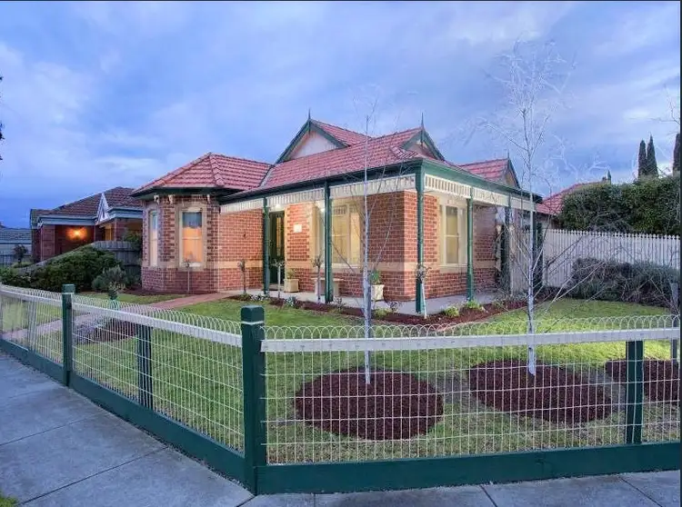 15 Stainsby Crescent, Roxburgh Park VIC 3064