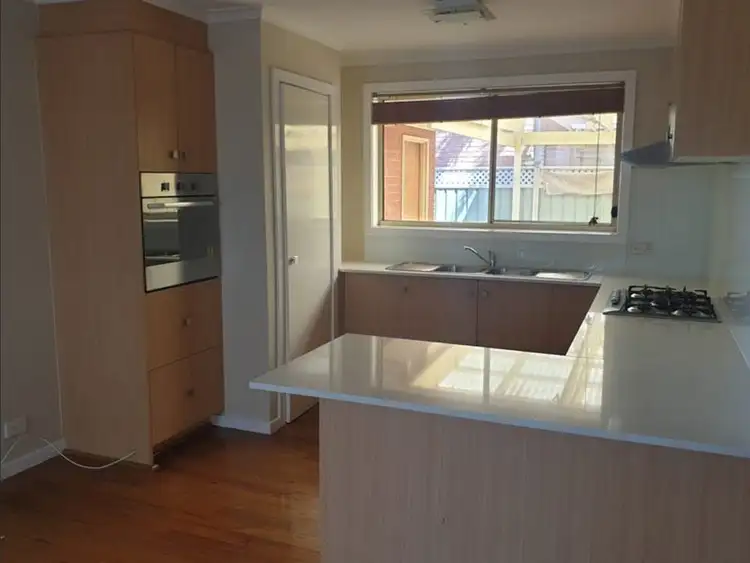 8 Bristol Mews, Craigieburn VIC 3064