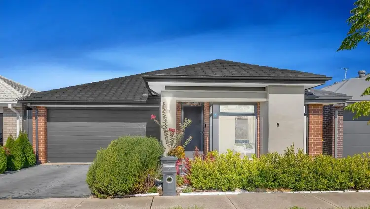 5 Cudgerie Close