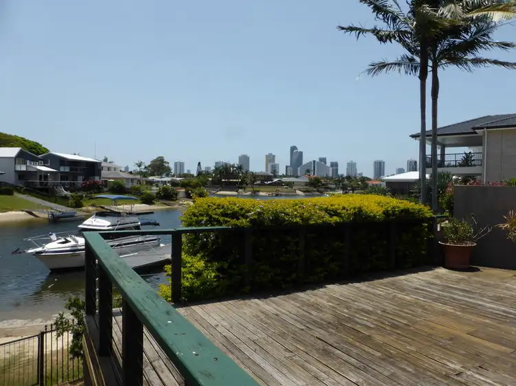 4 Seaforth  Avenue, Broadbeach Waters QLD 4218