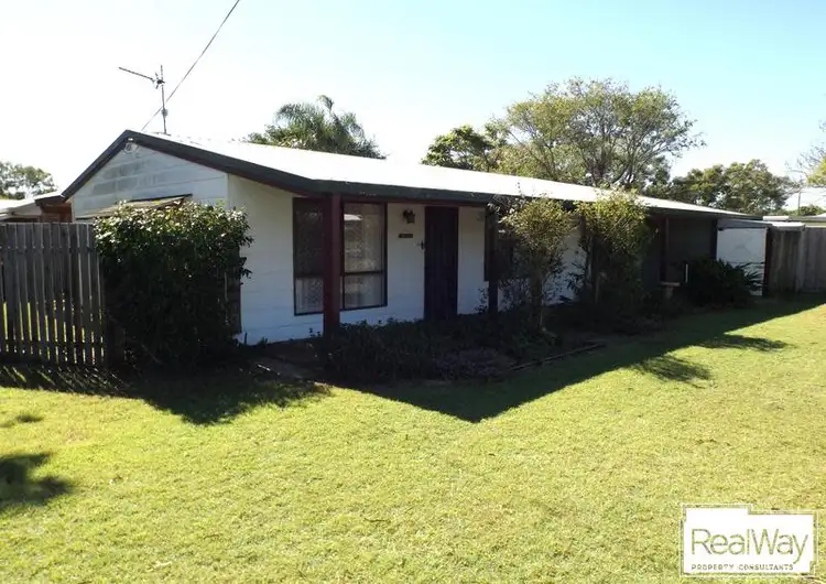 6 Clint St, Urangan QLD 4655