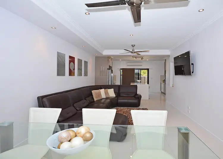 Fifth view of Homely unit listing, 2 / 19 King St, Urangan QLD 4655